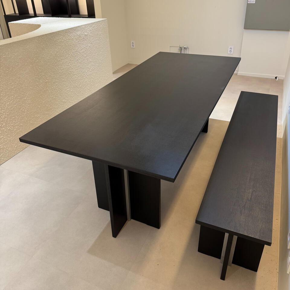 Table & Bench